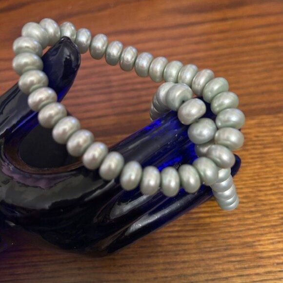 Honora Jewelry - Beautiful, fine Pair Large Honora Cultured Pearl Bracelets Light Green stretch